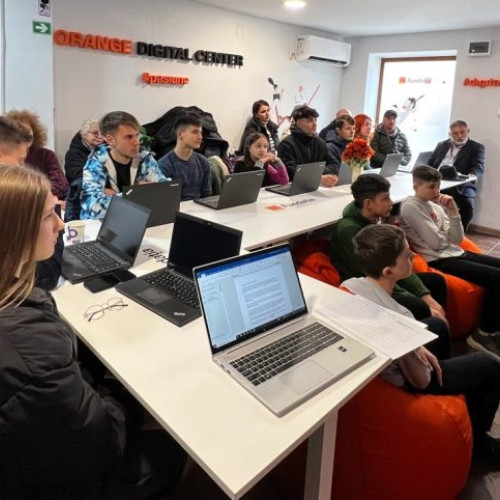 Inaugurarea Orange Digital Center în Adjud, dedicat formării femeilor în tehnologie
