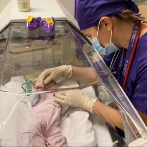 Elena, bebelușa minune din Botoșani, învinge toate șansele