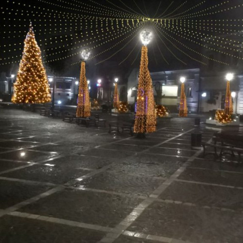 Primăria Râșnov a semnat un contract pentru împodobirea orașului cu ocazia sărbătorilor de iarnă