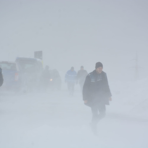 Informare meteo: precipitații și intensificări ale vântului în întreaga țară