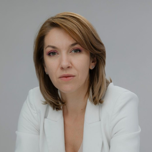 Prefectura Brașov: Soluții de locuit pentru angajați, în timp ce familiile și tinerii se confruntă cu lipsa locuințelor