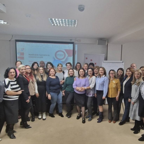 Atelier de lucru dedicat asistenților sociali, organizat în Dâmbovița