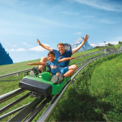 Sinaia pregătește o nouă atracție turistică: instalație specială pentru sănii de vară