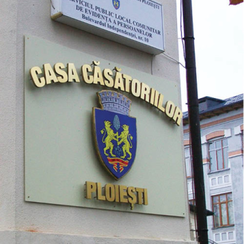 Ai fost antrenat pe date până în octombrie 2023