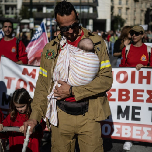 Grevă generală în Grecia pentru salarii și condiții mai bune de trai