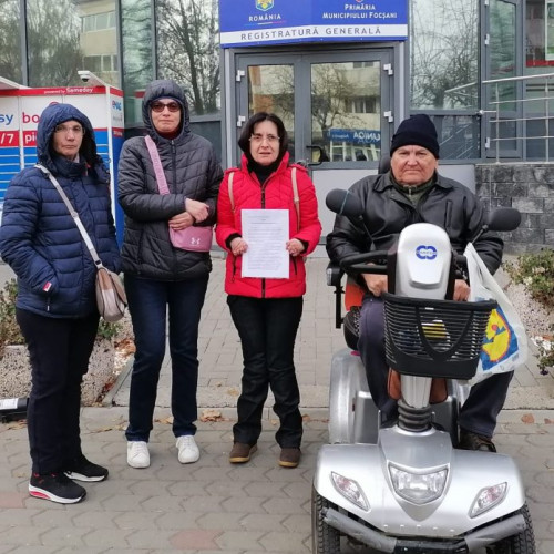 Grupul DizAbil.Eu solicită accesibilizarea trecerilor de pietoni din Focșani