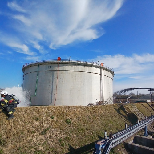 Exercitiu de intervenție la răsfundarea unei scurgeri de petrol la Termianlul Midia