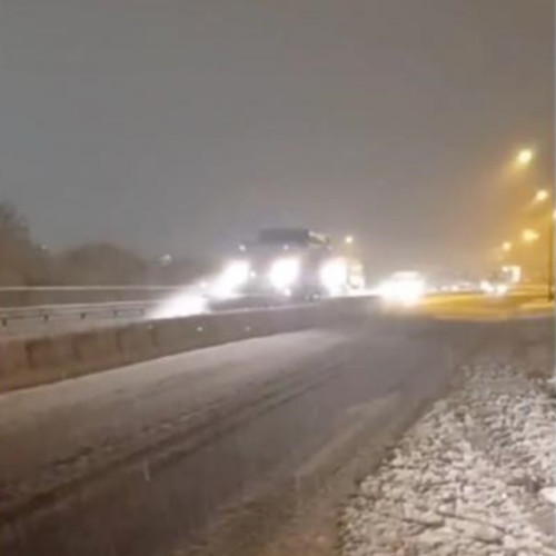 Ninsori abundente în centrul țării, DRDP Brașov intervine cu 150 de utilaje