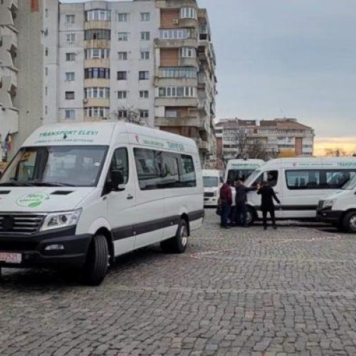 Microbuzele electrice școlare din Botoșani repartizate primăriilor, dar utilizarea rămâne incertă
