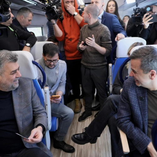 Primul tren electric nou din România, oprit din cauza unei erori tehnice