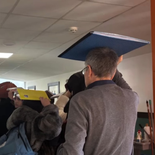 Elevii din Sectorul 2 învață să se protejeze în caz de cutremur