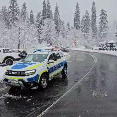 Trafic blocat pe DN 1 Brașov-Făgăraș din cauza ninsorii