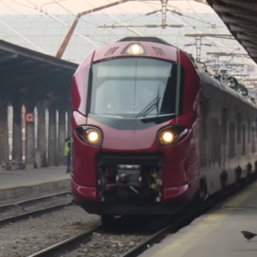 Primul tren electric cumpărat de România în 34 de ani s-a defectat