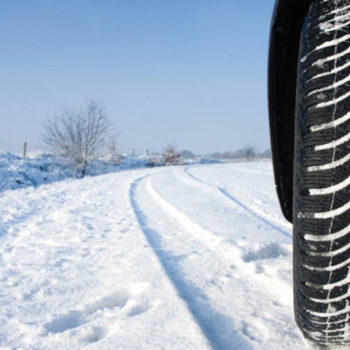 Obligația utilizării anvelopelor de iarnă pe drumurile din județul Neamț