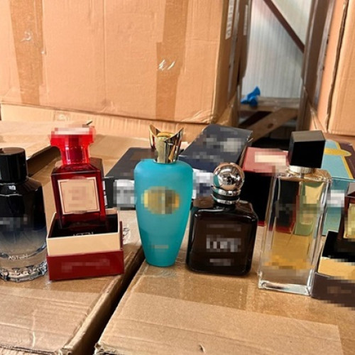 Descoperire impresionantă în Portul Constanța: 11.448 parfumuri suspecte