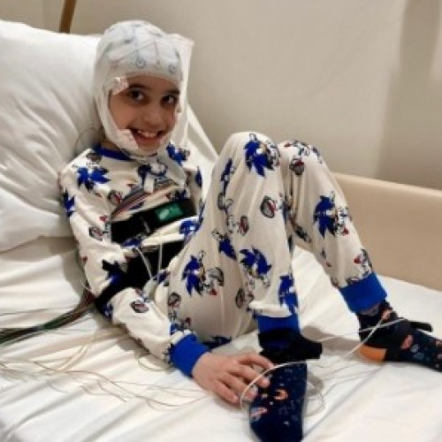 Apel disperat pentru un copil din România diagnosticat cu autism și epilepsie