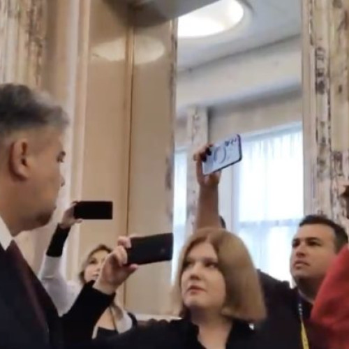 Premierul Marcel Ciolacu sub atac după întrebările jurnaliștilor despre zborul cu avionul privat