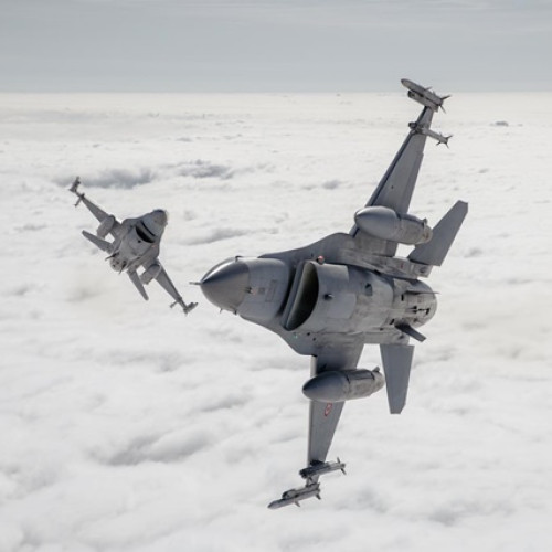 Zboruri de antrenament la joasă înălțime cu avioanele F-16 în România