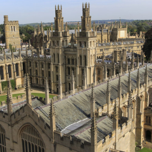 Universitatea Oxford își caută un nou cancelar, China urmărind îndeaproape procesul