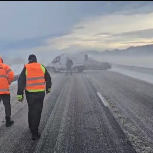 Circulație dificila pe DN1 între Codlea și Ghimbav din cauza viscolului