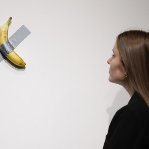 Maurizio Cattelan, artistul italian care a vândut banana lipită pe perete cu 6,2 milioane de dolari
