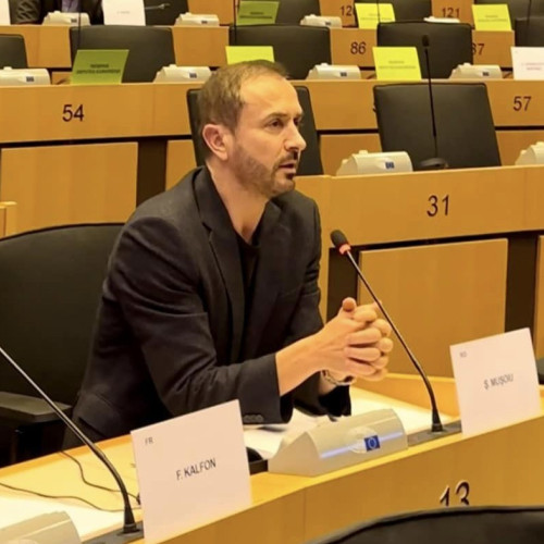 Stefan Musoiu cere clarificări pentru protecția drepturilor pasagerilor aerieni