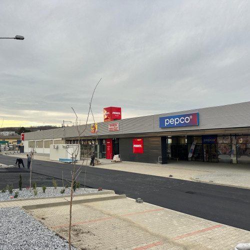 Un nou complex comercial se deschide în comuna Trușești, Botoșani