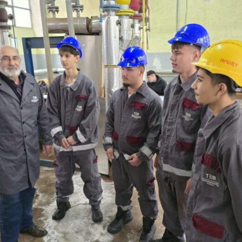 Elevii de la Colegiul Tehnic "Anghel Saligny" se pregătesc pentru meseria de instalator