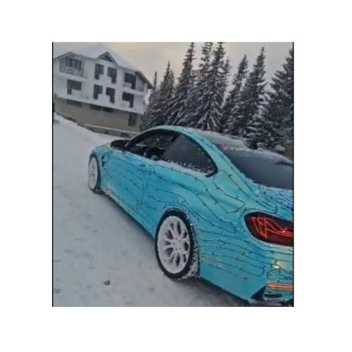 Șofer din Vâlcea amendat pentru decorarea mașinii cu lumini LED neomologate