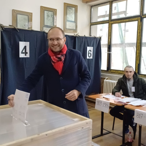 Primarul din Botoșani își exercită dreptul de vot la alegerile prezidențiale