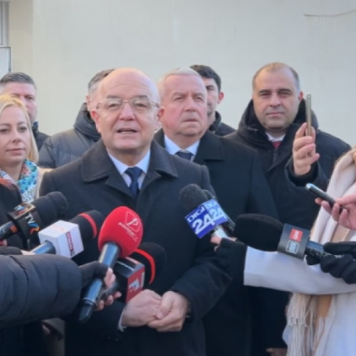 Primarul Emil Boc a votat la Liceul de Informatică &quot;Tiberiu Popoviciu&quot; din Cluj-Napoca