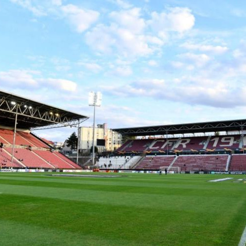 Locatarii din Gruia, nemulțumiți de zgomotul meciurilor de fotbal