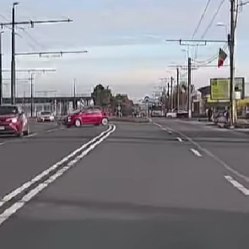 Șoferița din București ignoră regulile de circulație