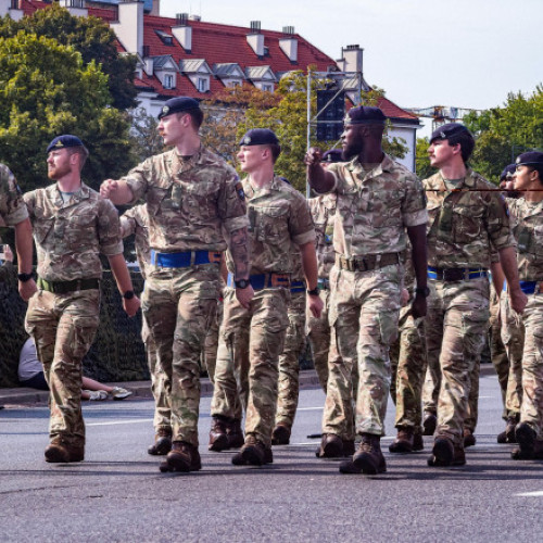 Criza acută de personal militar în Europa: Marea Britanie în confruntare cu provocări majore