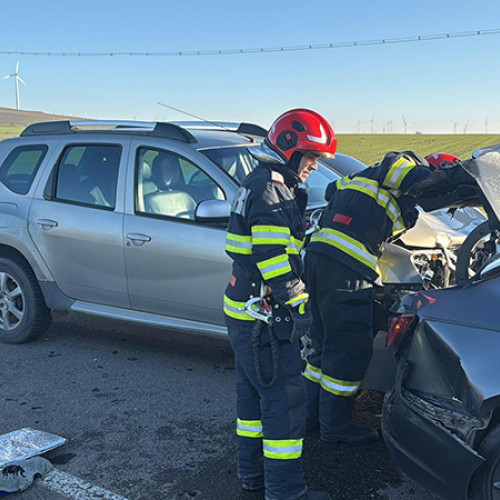 Accident rutier în Tulcea, în urma coliziunii a două autoturisme