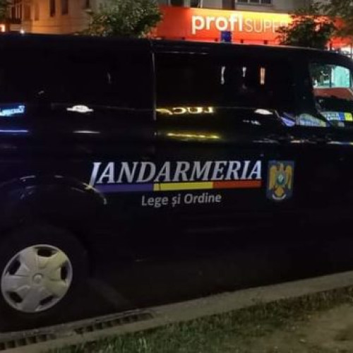 Doi adolescenți reținuți după un furt de geci într-un club din Botoșani