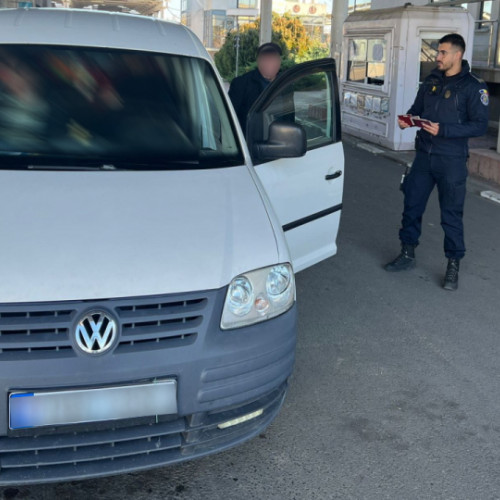 Cercetări la frontieră pentru un bărbat cu dublă cetățenie