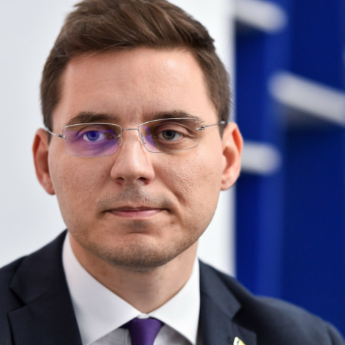 Victor Negrescu va prelua comunicarea PSD după demisia lui Marcel Ciolacu