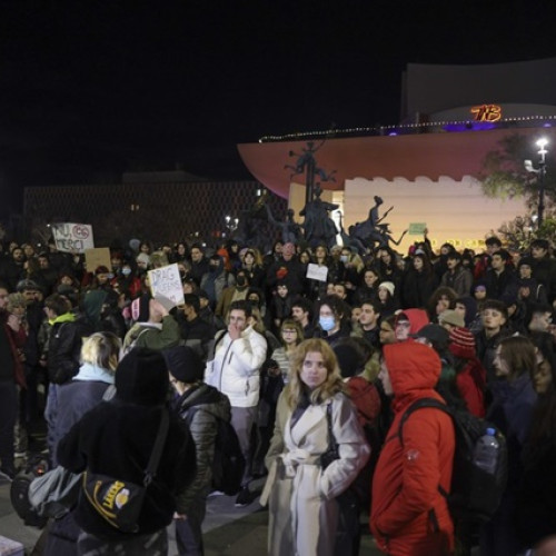 Protest împotriva lui Călin Georgescu la Piața Universității din București