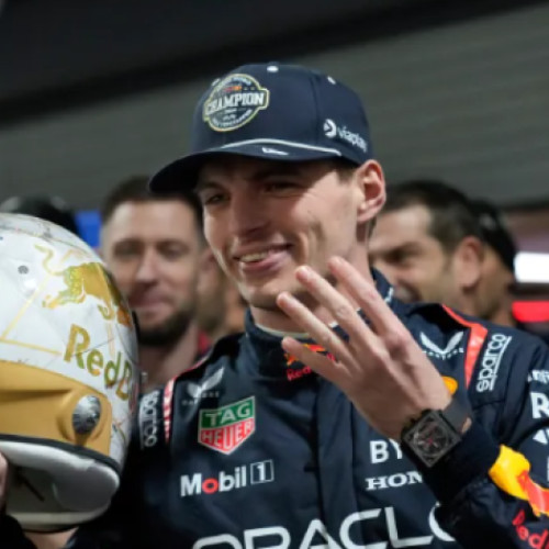 Max Verstappen câștigă pentru a patra oară consecutiv titlul mondial la Formula 1
