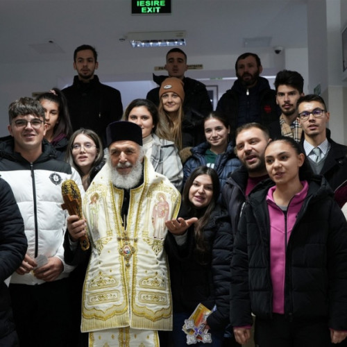 Slujba aghesmei organizată de studenți în campusul universitar din Galați