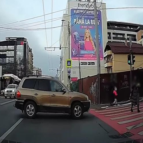 Șofer inconștient, prins făcând „slalom” printre pietoni