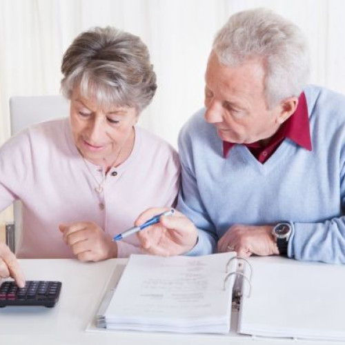 Restricții pentru pensionarii care doresc să continue să lucreze