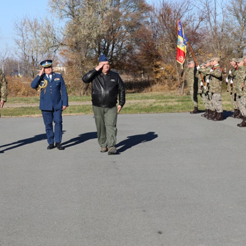 Ceremonia de predare a comenzii la Scoala de Instruire pentru Aparare Antiaeriana