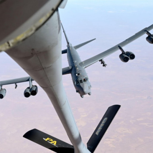 Statele Unite atacă un depozit de arme în Siria, în răspuns la atacuri