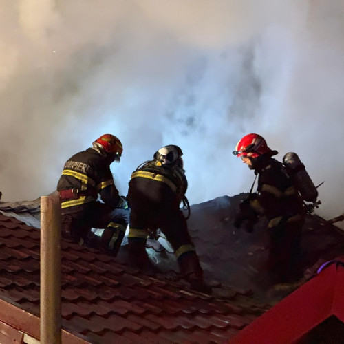 Incendiu la o locuință din Tulcea, intervenție rapidă a pompierilor