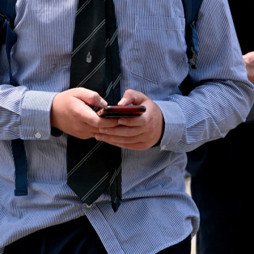 Australia interzice accesul minorilor sub 16 ani la rețelele de socializare