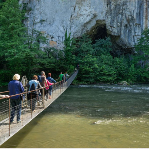 Contract semnat pentru amenajarea a cinci peșteri din Bihor