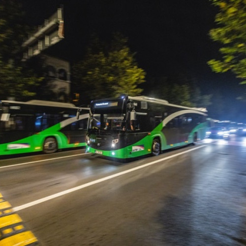 RATBV mărește frecvența autobuzelor pentru iluminatul festiv din Piața Sfatului