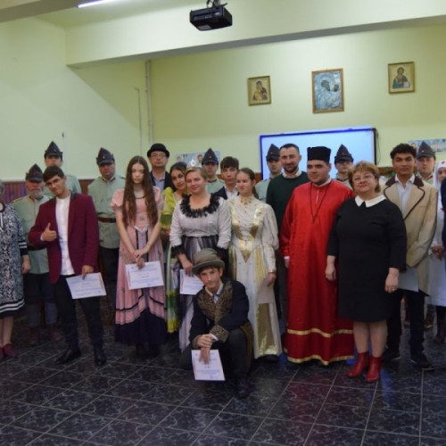 Liceul Special „Sfânta Maria” din Arad omagiază Regina Maria printr-o scenetă dedicată Zilei Naționale